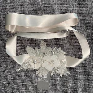Wedding dress belt
